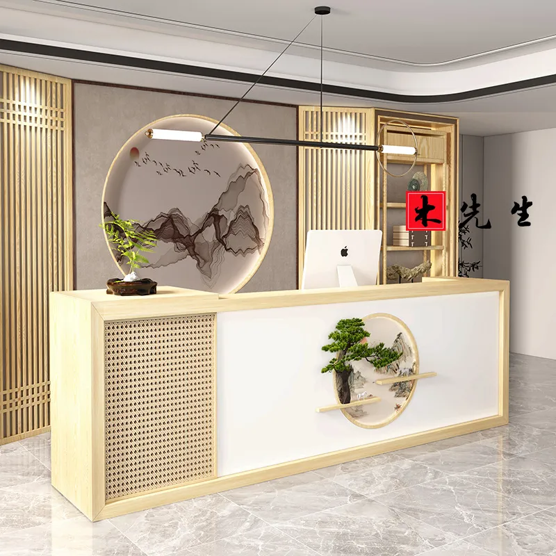 無垢材の受付デスク、新中国風のフロントカウンター（ホテル、レ - Spa Wellness Hotel のレビューと価格